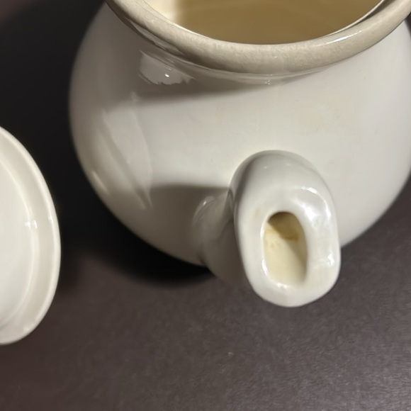 Vintage pottery ceramic teapot - Picture 10 of 11